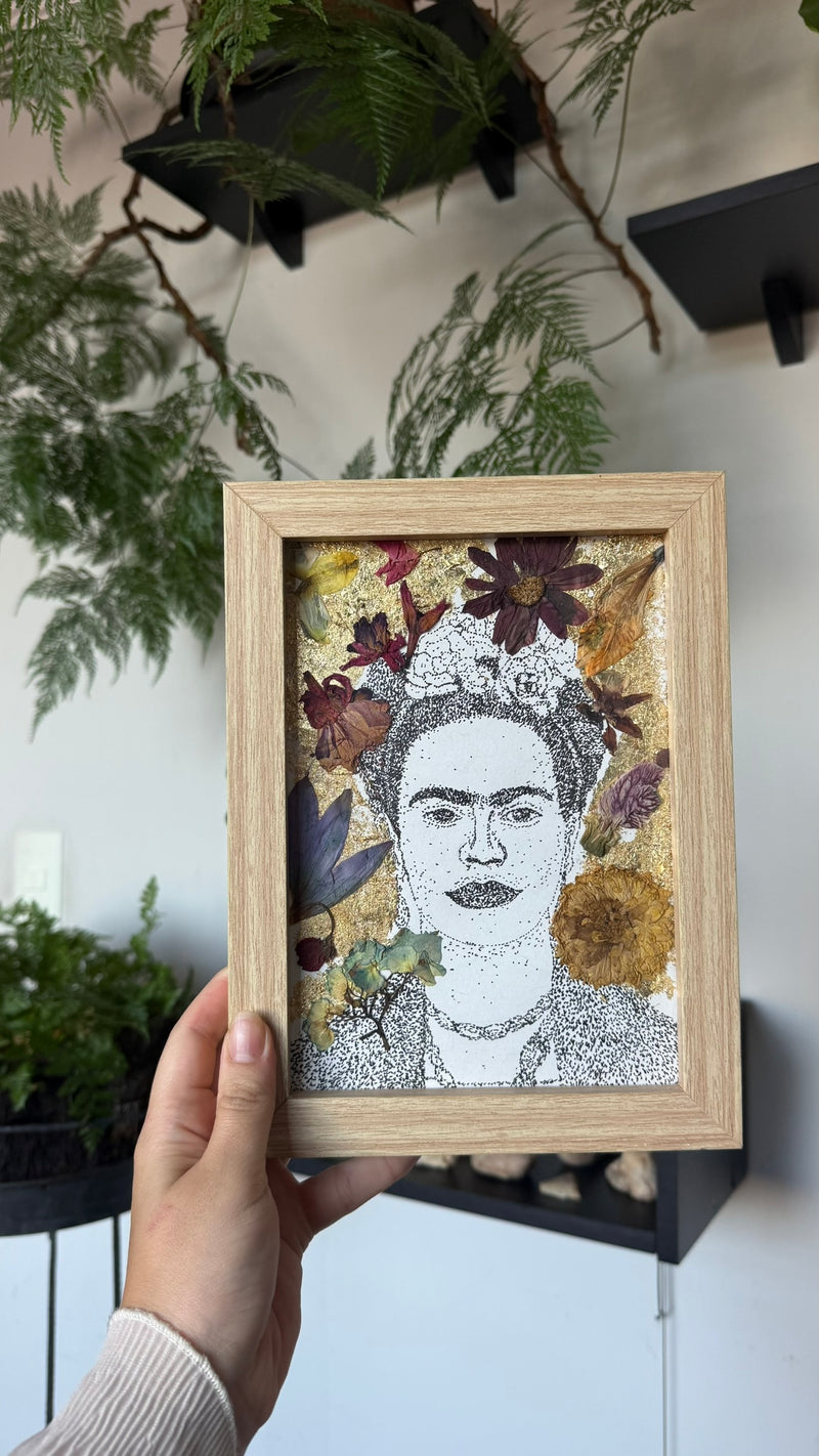 Desenho em Pontilhismo Frida Kahlo